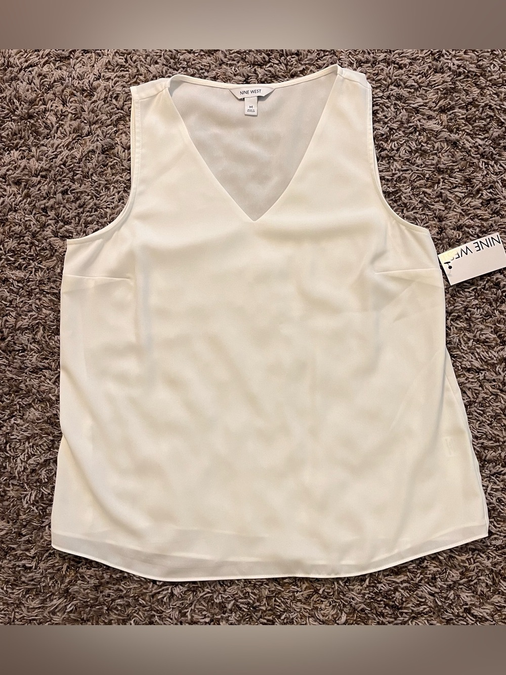 NWT Nine West white sleeveless v neck blouse medium